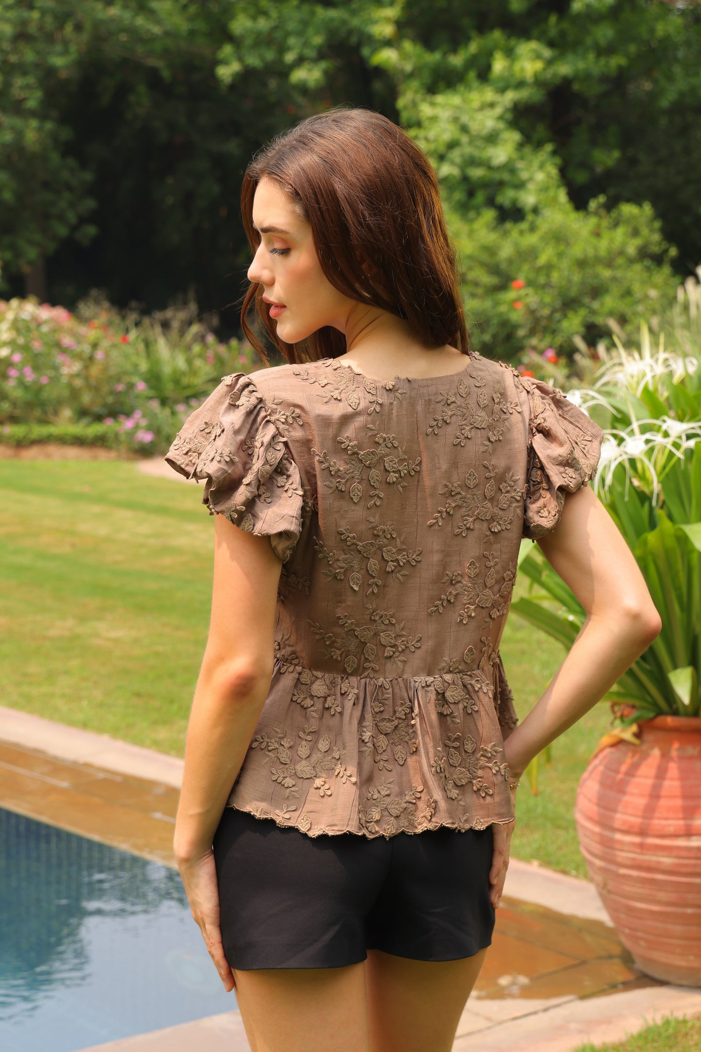 Stella Appliqué Top (Mocha Brown)
